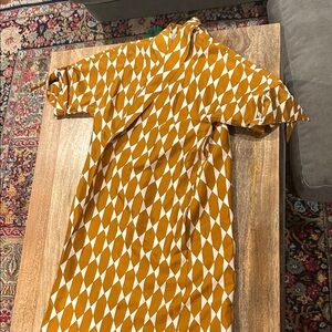 Tory Burch White and Gold Chain Detail